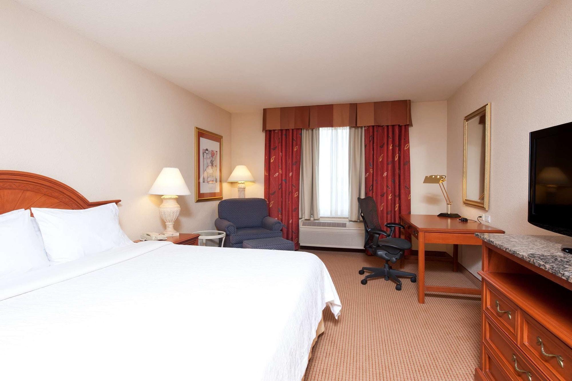 Hilton Garden Inn Grand Forks-Und Exterior photo