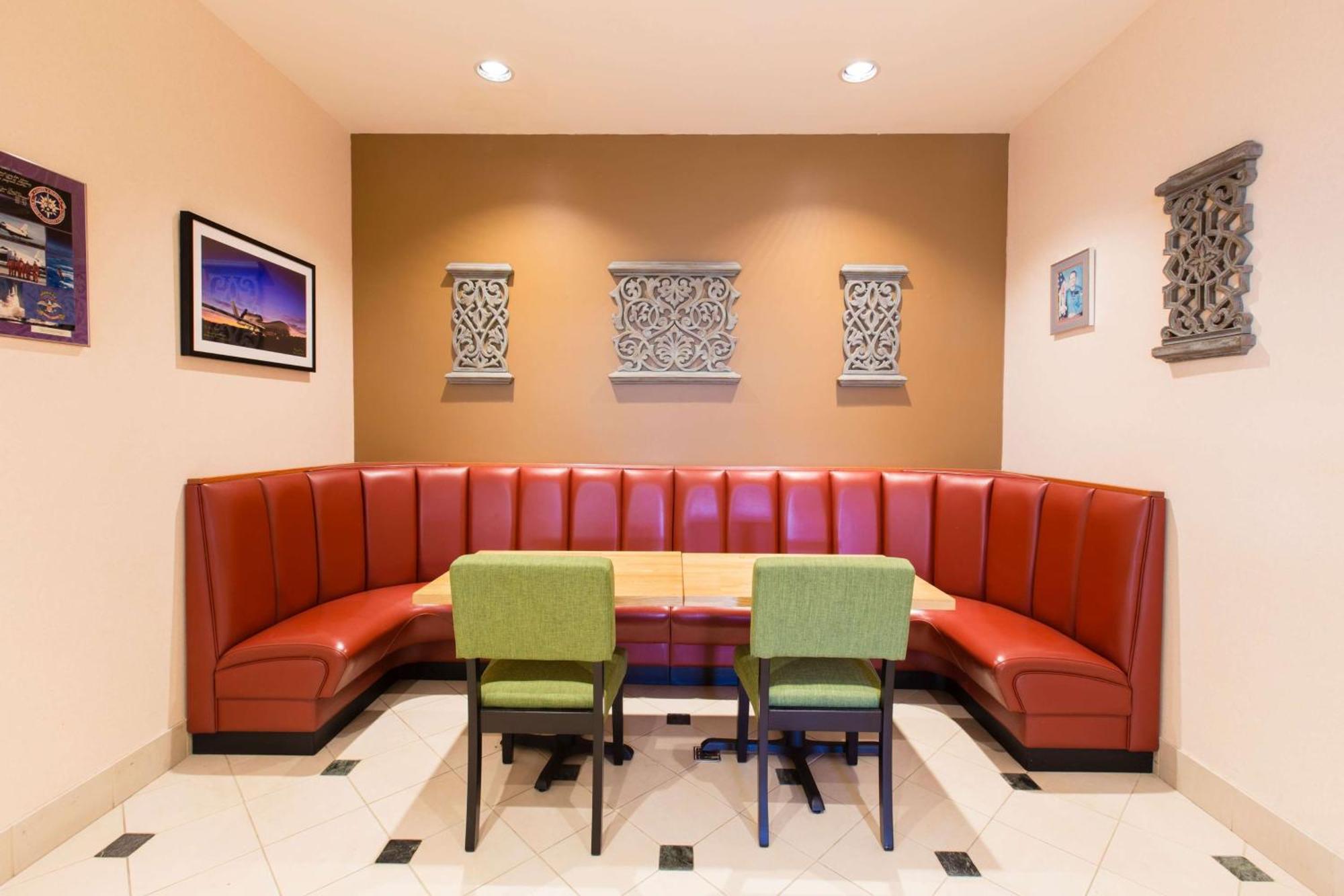 Hilton Garden Inn Grand Forks-Und Exterior photo